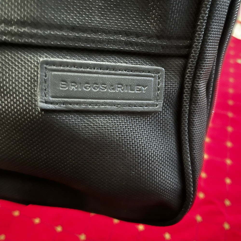 Briggs & Riley Travelware Hanging Toiletry Bag - Picture 3 of 8